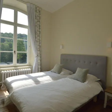 Vakantiehuis Marchin Castle With Sauna