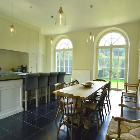 Vakantiehuis Marchin Castle With Sauna