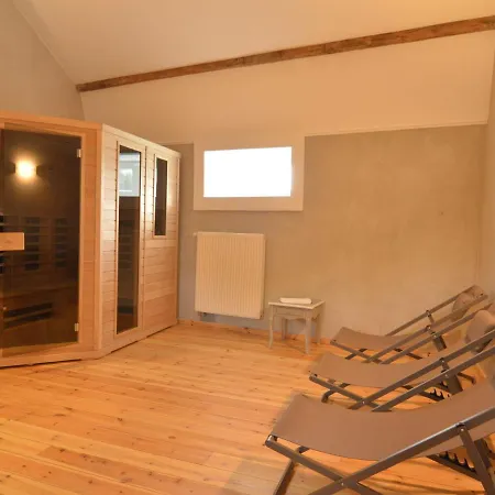 Lavish Castle With Sauna And Gym Tharoul